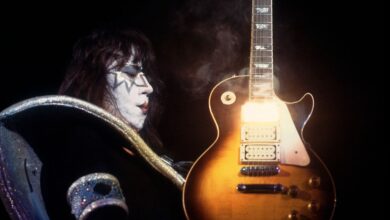Ace Frehley, guitarrista principal dos Kiss, morre aos 74 anos