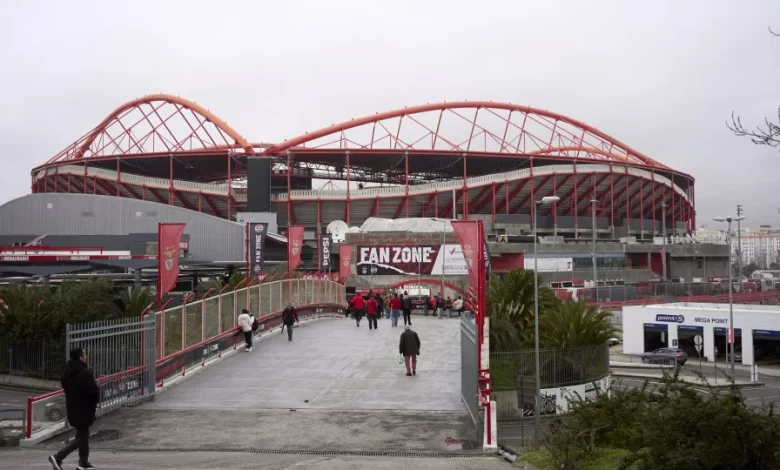 Adepto do Benfica condenado por matar rival italiano entregou-se à PJ