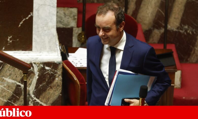 As duas moções de censura contra o Governo de Lecornu não tiveram votos para avançar