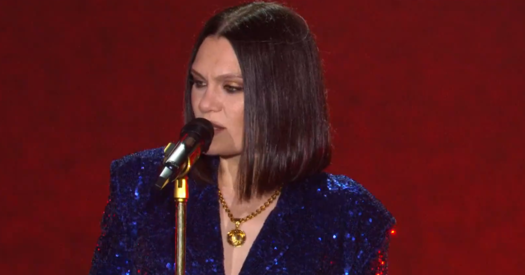 Com câncer de mama, Jessie J se frustra com cirurgia adiada; entenda