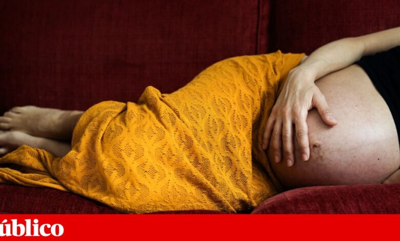 Corte de tecidos em partos vaginais: em dez anos, taxa desceu de 63% para 21% nos hospitais do SNS