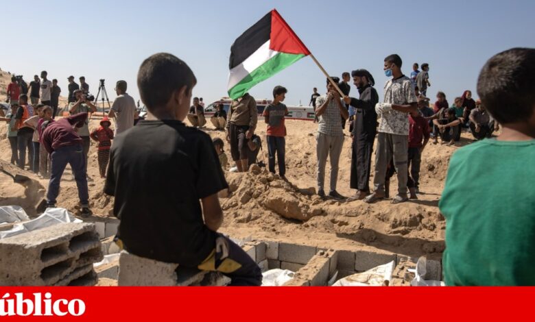 Em Gaza, o enterro de corpos sem nome vai adiando o luto das famílias palestinianas