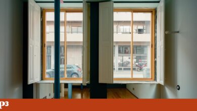 Este edifício no Porto tornou-se uma casa intensa onde o antigo e o novo convivem