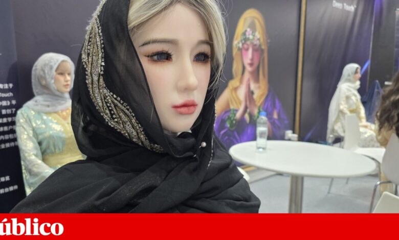 Este robô chinês pode ter a cara, realista, que quisermos