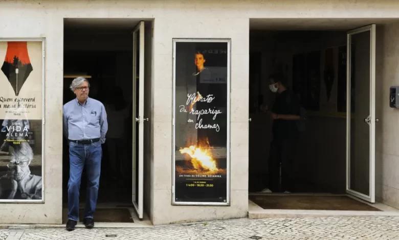 Gestor do Cinema Ideal quer devolver medalha à ministra da Cultura