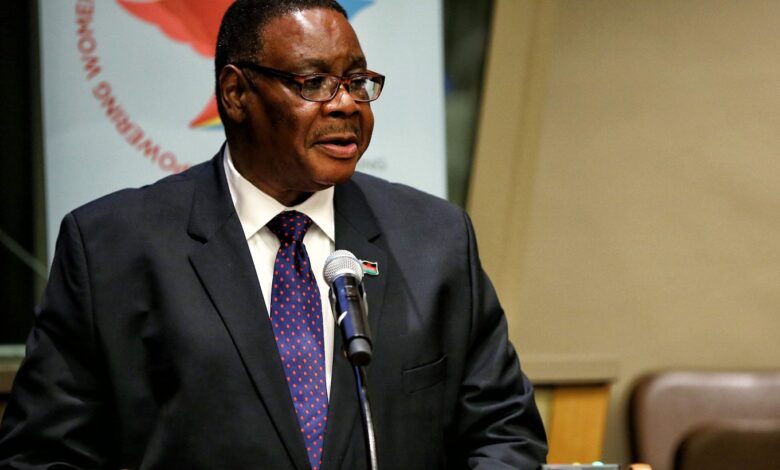 Malawi: Peter Mutharika lidera contagem oficial dos votos