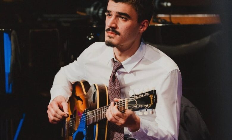 Mateus Saldanha, jovem talento na guitarra jazz, estreia-se em disco com <em>Troubles</em>