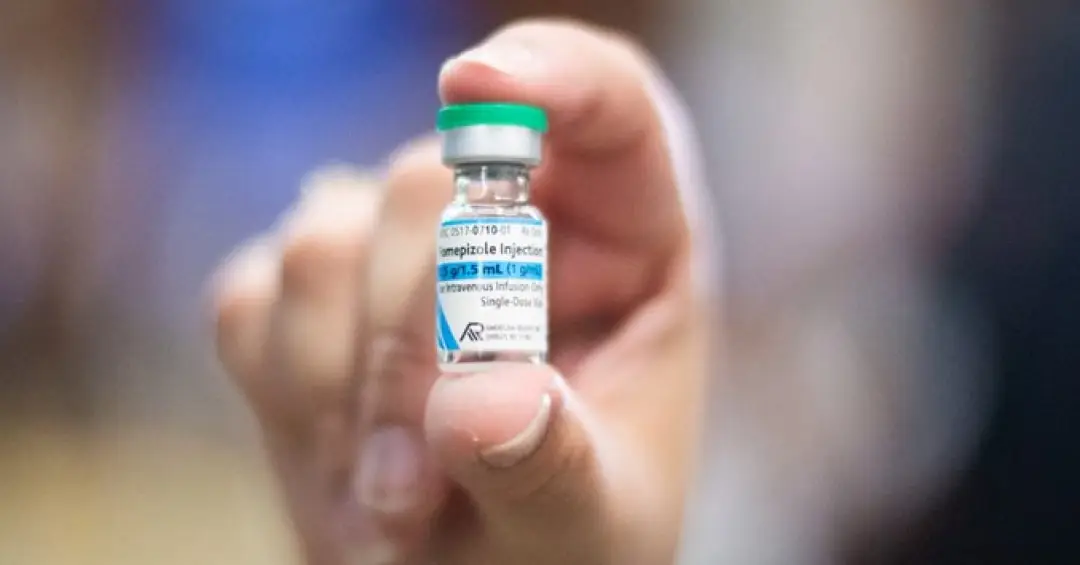 Metanol em bebidas: Brasil recebe lote de antídoto para intoxicações