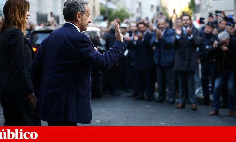 Nicolas Sarkozy já chegou à prisão de La Santé para cumprir pena de cinco anos