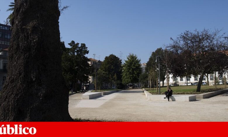 No Porto, Praça da República reabre com mais vida e quer esquecer “velhos hábitos”