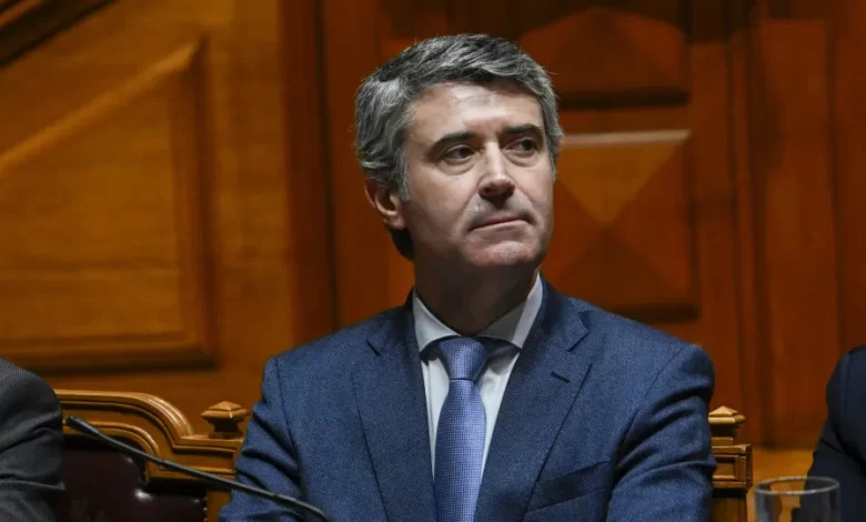 OE "não tem ambição", mas "é do interesse do país que haja estabilidade"