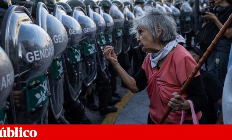 Os idosos reformados argentinos queriam descansar, mas estão a protestar