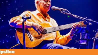 Paulinho da Viola mantém acesa a vela do samba: <em>80 Anos (Ao Vivo)</em> em Lisboa e no Porto