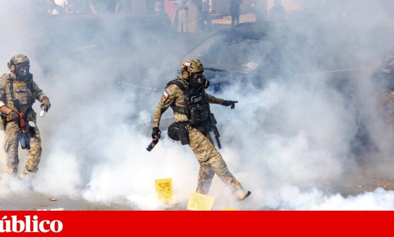 Repressão migratória e operações do ICE reacendem tensão social em cidades dos Estados Unidos