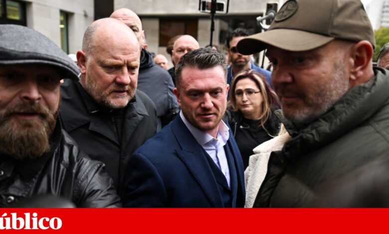 Tommy Robinson começou a ser julgado e diz que é Elon Musk quem lhe paga a defesa
