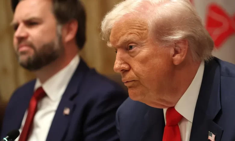 Trump avisa Hamas para entregar armas ou será desarmado pela força