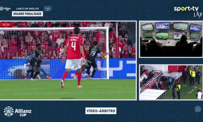 VAR alertou árbitro para este penálti (polémico?) para o Benfica