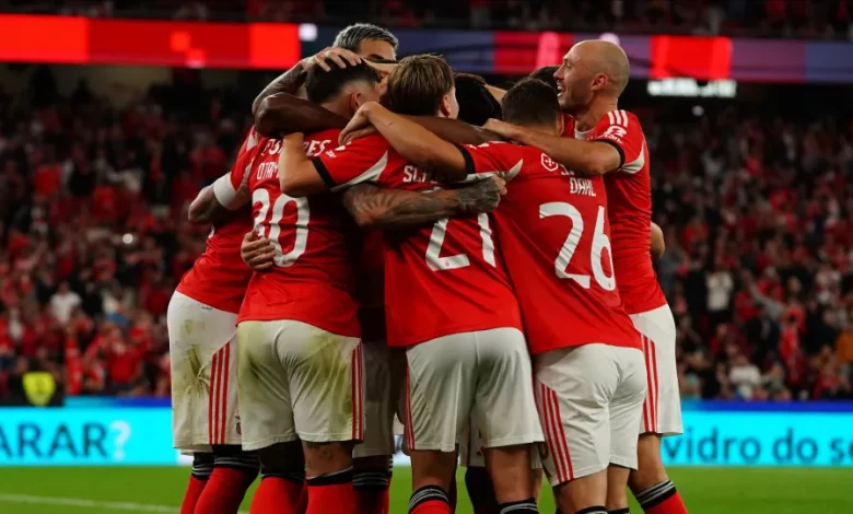 VAR dá e tira. Benfica bate Tondela e está na final four da Taça da Liga