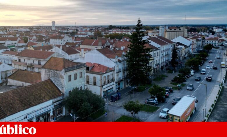 Vendas Novas queria mais comboios, mas só conseguiu uma máquina de venda de bilhetes