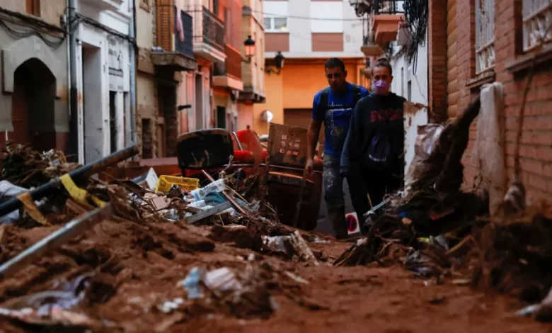 "Quero dar-lhe flores". Há um ano que René procura quem o salvou da DANA