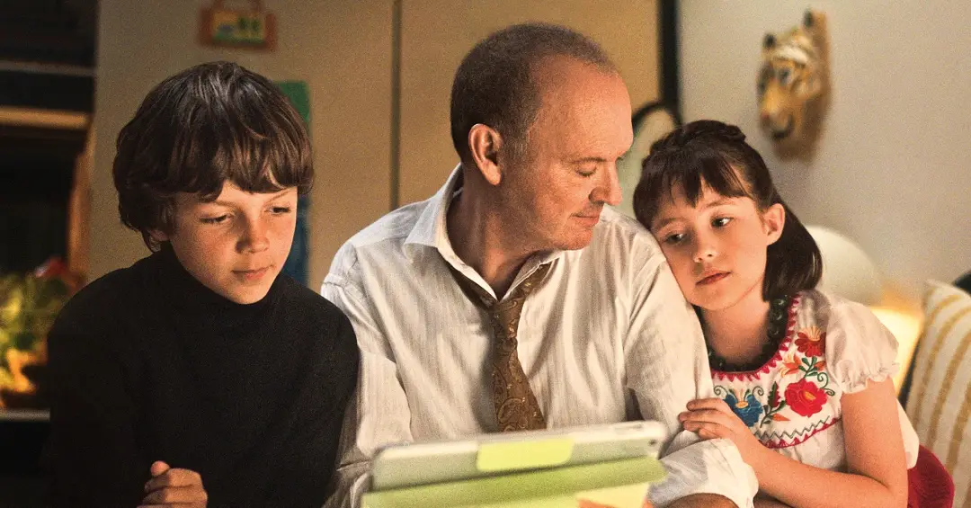 ‘O Pai do Ano’: Michael Keaton encara caos e redenção na paternidade