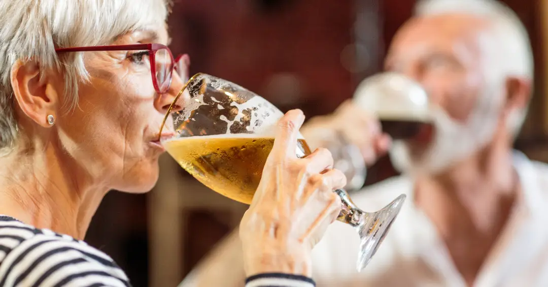 A faixa etária que concentra a maioria das vítimas fatais do álcool no Brasil