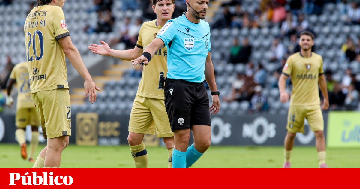 Árbitros em jornada de protesto nos jogos das competições profissionais