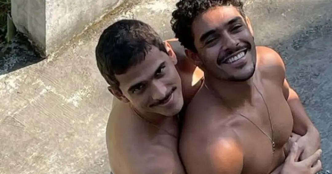 Ator de ‘Os Donos do Jogo’, da Netflix, denuncia homofobia