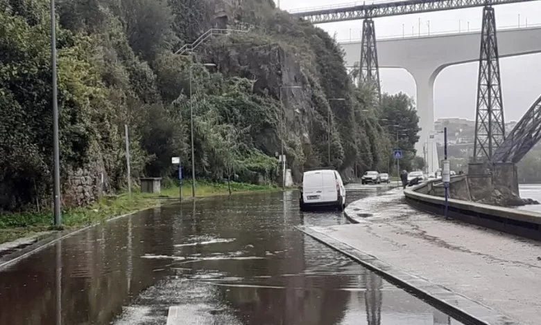 Avenida Gustavo Eiffel cortada e 31 ocorrências na cidade do Porto