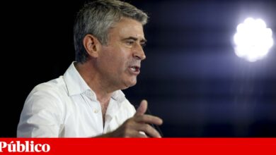 Carneiro em Setúbal a olhar para o programa eleitoral que quer fazer em 2026