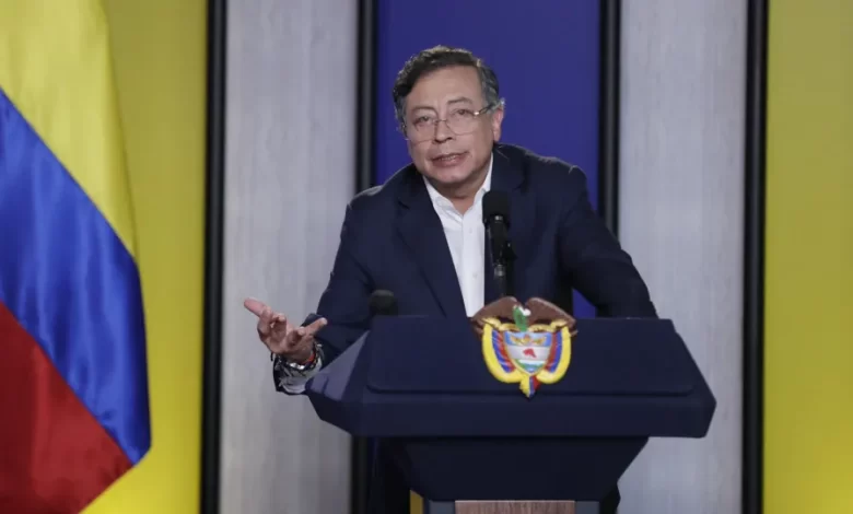 Colômbia alerta para contradição entre projeto democrático e mundo atual