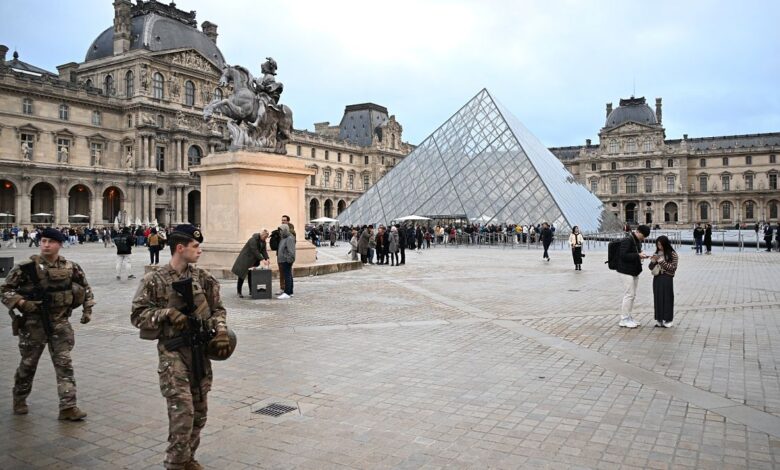 Detidos cinco suspeitos do assalto ao Museu de Louvre