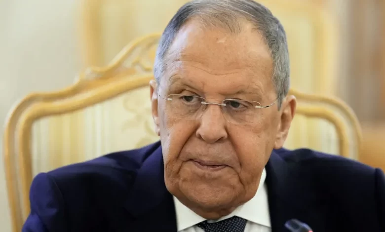 EUA deviam revalidar acordo de redução de armas nucleares, diz Lavrov