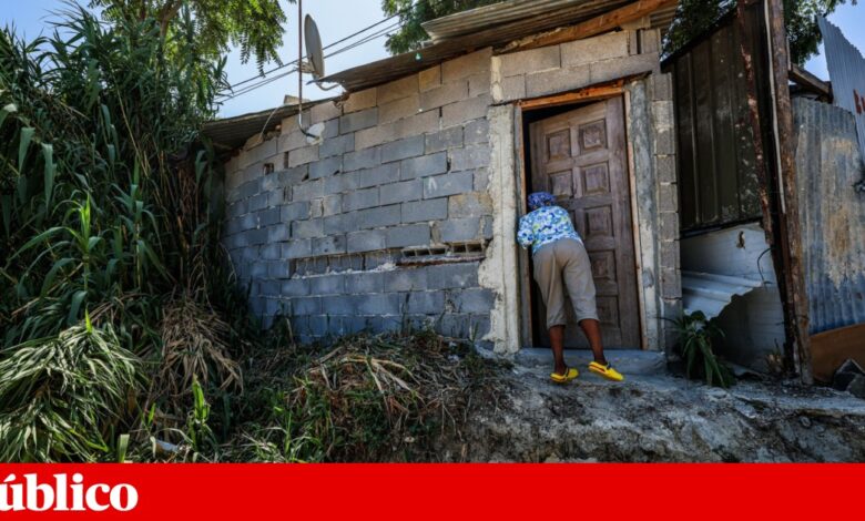 Expansão de bairros ilegais em Almada: câmara culpa IHRU, que devolve acusação