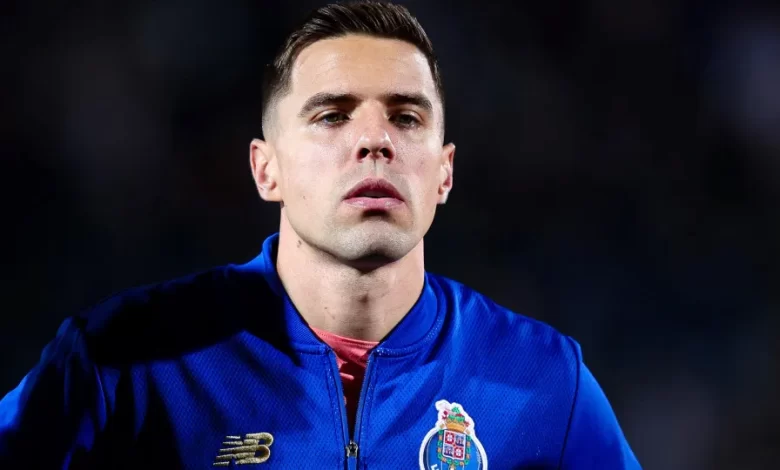 FC Porto dá novos pormenores das lesões de Jan Bednarek e de Borja Sainz