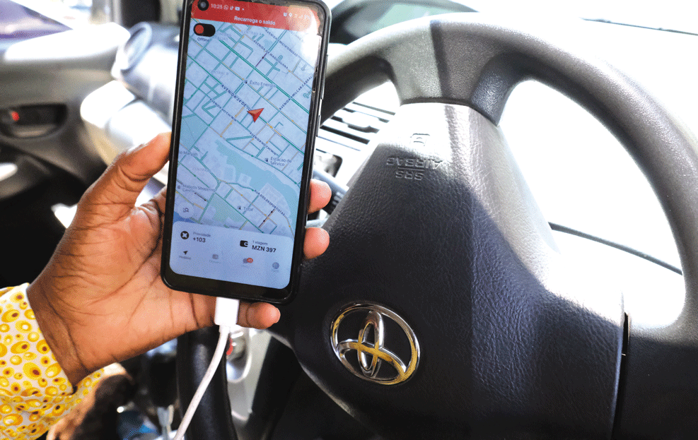 Falsos clientes perseguem assaltam e assassinam taxistas