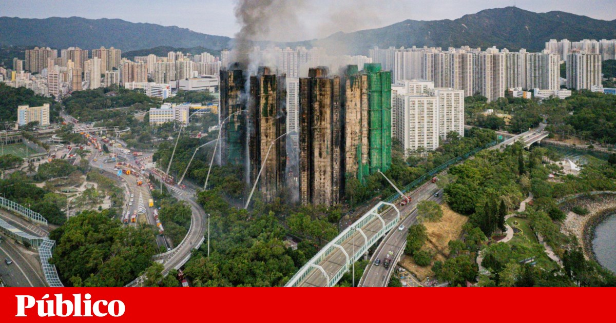 Hong Kong: as imagens das torres destruídas pelo fogo