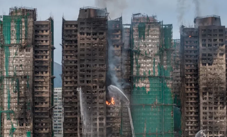 Idoso escapou de incêndio em Hong Kong porque cão quis ir passear