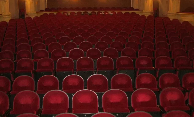 Imigrantes do subcontinente asiático no elenco de peça de Marco Martins