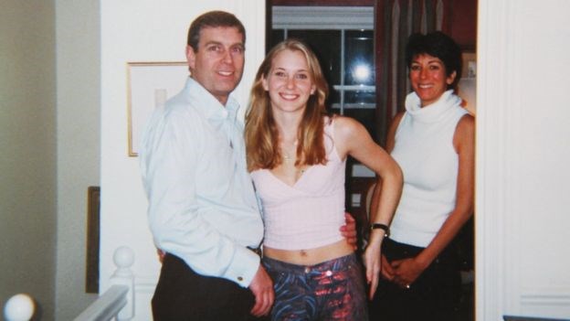 Jeffrey Epstein alegou veracidade da fotografia do príncipe André com Virginia Giuffre