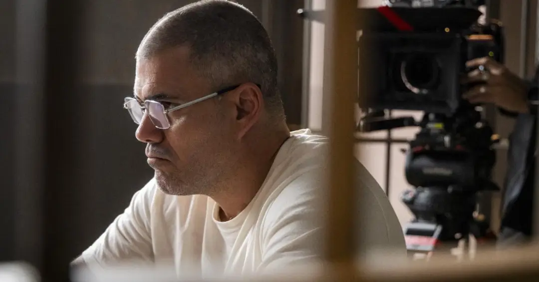 Juliano Cazarré explica por que não faz mais cenas de nudez na TV e cinema