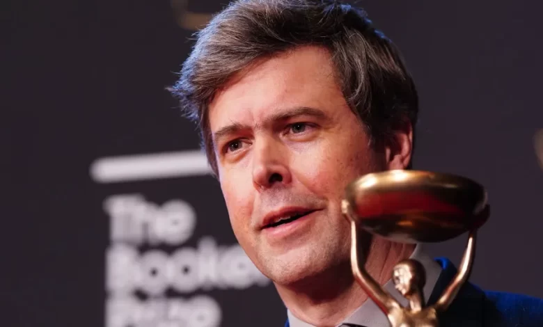 Livro "Flesh" de David Szalay vence Prémio Booker 2025