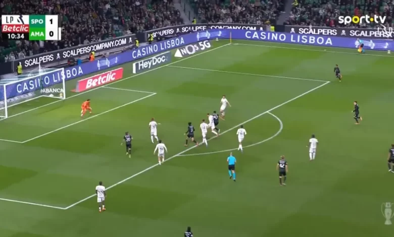 Luis Suárez aproxima-se de Pavlidis com este golo ao Estrela da Amadora