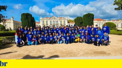 Mais de 100 adolescentes brasileiros revisitam a história do Brasil em Portugal