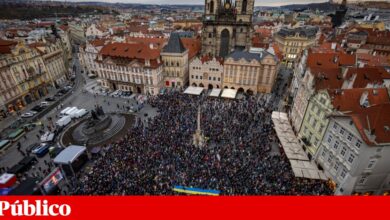 Milhares de checos manifestam-se em Praga contra Andrej Babis