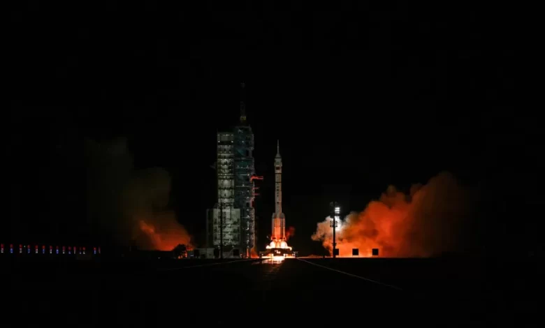 Missão Shenzhou-21 acopla-se à estação espacial chinesa em tempo recorde