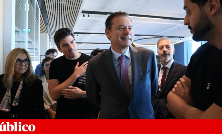 Montenegro admite “incómodo” com casos de partos em ambulâncias mas mantém confiança na ministra