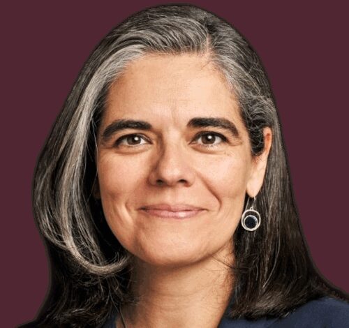 Mudar a ministra ou a política?