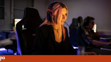 Mulheres <em>gamers</em> jogam mais sozinhas e são discriminadas nas equipas de videojogos