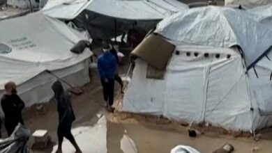 “O que será de nós?”: tendas alagadas e campos inundados com as primeiras chuvas em Gaza